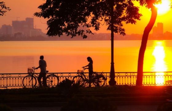 Visit West Lake : Top Best Things To Do In Your Trip To Hanoi, Vietnam